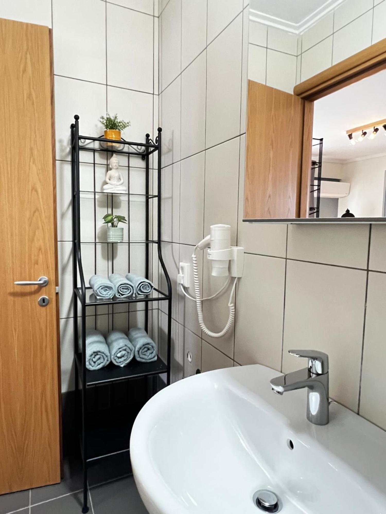 Steel & Oak Vintage Apartments Kavála ภายนอก รูปภาพ