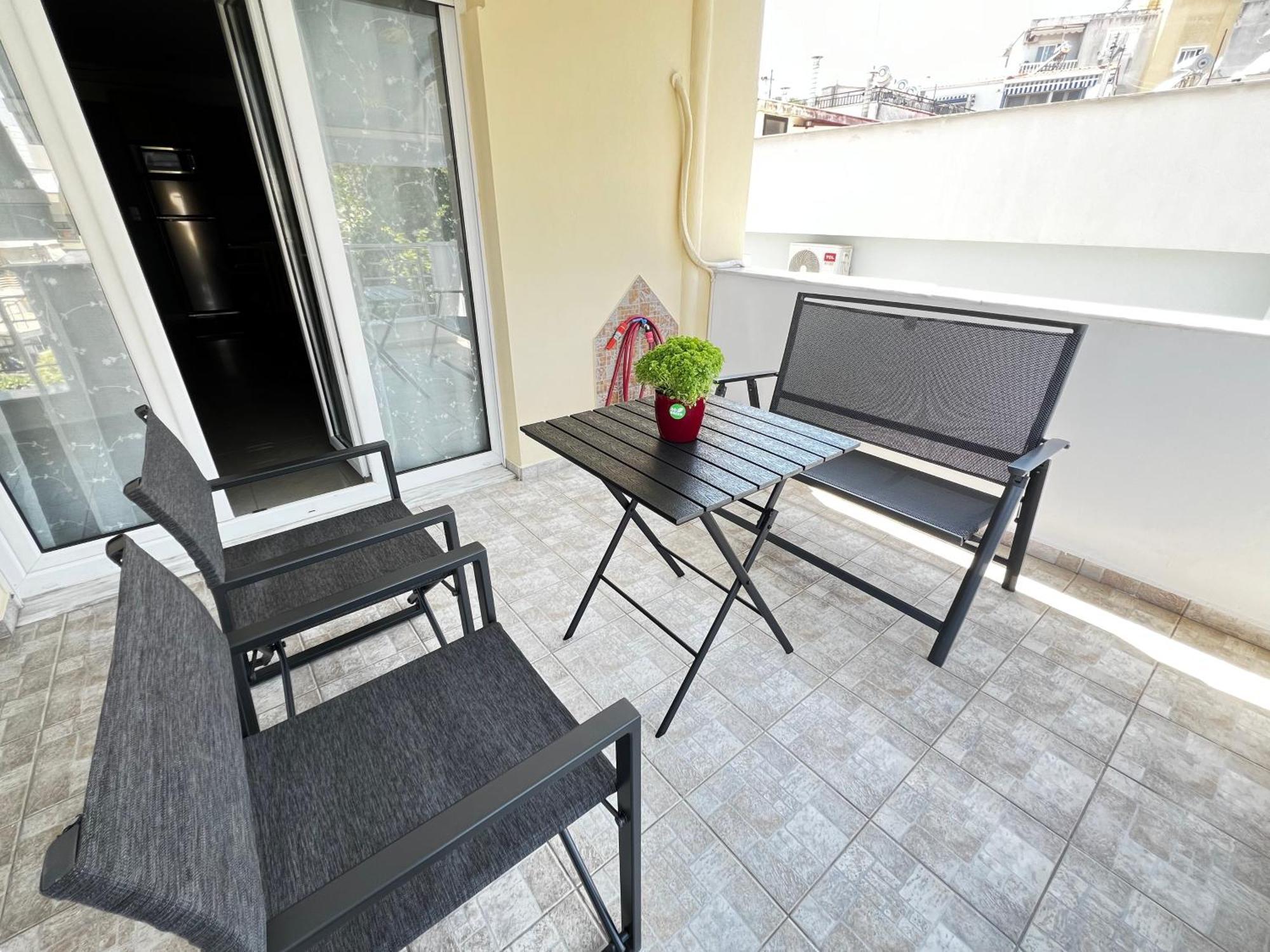 Steel & Oak Vintage Apartments Kavála ภายนอก รูปภาพ